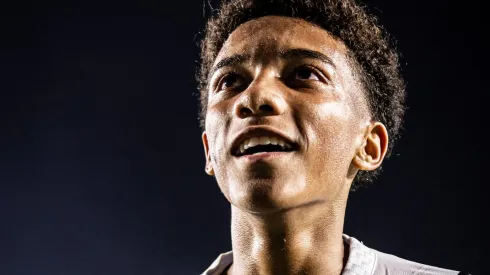 Atacante vem recebendo elogios – Foto: Raul Baretta/Santos FC.