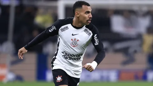 Matheuzinho jogador do Corinthians durante partida contra o Palmeiras – Foto: Marcello Zambrana/AGIF