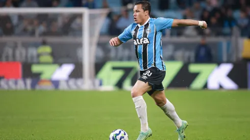 Marlon em ação pelo Grêmio no Campeonato Brasileiro – Foto: Maxi Franzoi/AGIF