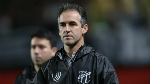 Léo Condé, técnico do Ceará. Foto: Marlon Costa/AGIF.