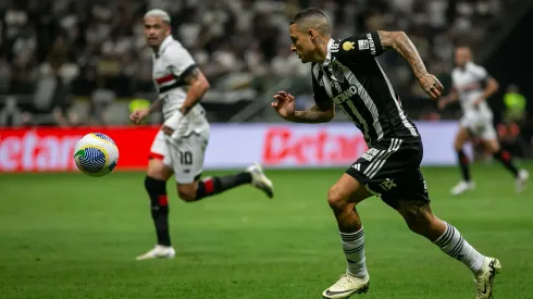 Arana jogador do Atlético-MG durante partida contra o São Paulo – Foto: Fernando Moreno/AGIF