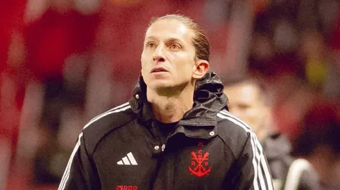 Filipe Luís toma decisão e acerta com Boto saída de jogador