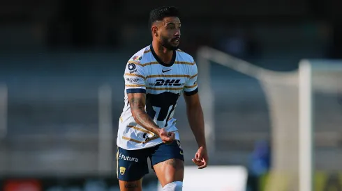Nathan Silva, zagueiro do Pumas em partida pelo campeonato mexicano