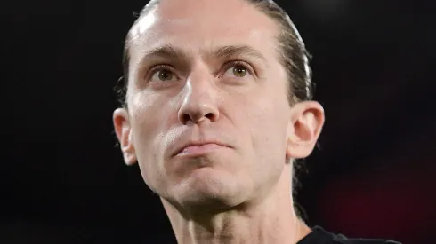 Filipe Luís durante partida entre Flamengo e Vitória, no Maracanã, pelo Brasileirão.