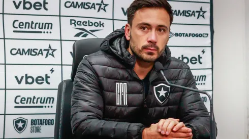 RS – CAXIAS DO SUL – 24/08/2025 – BRASILEIRO A 2025, JUVENTUDE X BOTAFOGO – Davide Ancelotti tecnico do Botafogo durante partida contra o Juventude no estadio Alfredo Jaconi pelo campeonato Brasileiro A 2025. Foto: Luiz Erbes/AGIF