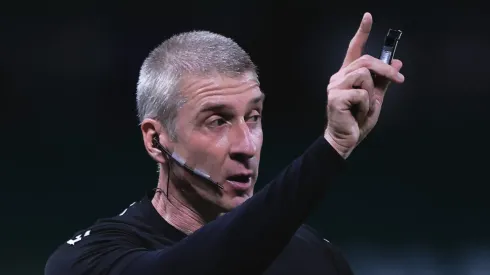 SP – SAO PAULO – 06/08/2025 – COPA DO BRASIL 2025, PALMEIRAS X CORINTHIANS – O arbitro Anderson Daronco durante partida entre Palmeiras e Corinthians no estadio Arena Allianz Parque pelo campeonato Copa Do Brasil 2025.