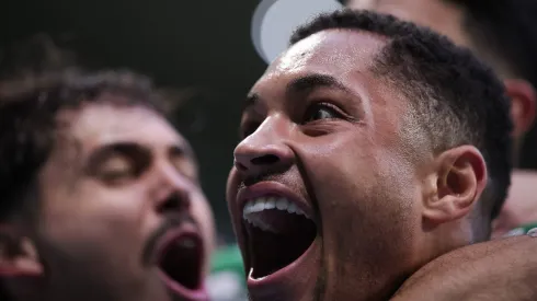 SP – SAO PAULO – 10/08/2025 – BRASILEIRO A 2025, PALMEIRAS X CEARA – Vitor Roque jogador do Palmeiras comemora seu gol durante partida contra o Ceara no estadio Arena Allianz Parque pelo campeonato Brasileiro A 2025. Foto: Ettore Chiereguini/AGIF