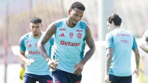 Marca da patrocinadora já está estampando uniformes de treino do Flamengo. Foto: Gilvan de Souza/Flamengo