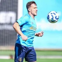 Arthur confirma que recebeu “propostas melhores”, mas preferiu voltar para o Grêmio