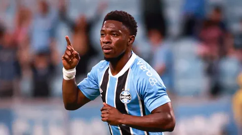 Amuzu pode ficar de fora de duelo contra o Flamengo