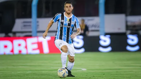 Cuéllar reencontra Flamengo pelo Grêmio e relembra saída conturbada do Rubro-Negro: