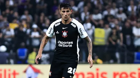 Fabrizio Angileri jogador do Corinthians durante partida contra o Novorizontino no estadio Arena Corinthians pelo campeonato Copa Do Brasil 2025. Foto: Fabio Giannelli/AGIF