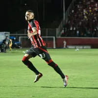 Atlético-MG é surpreendido por golaço do Vitória nos primeiros minutos do jogo pelo Campeonato Brasileiro