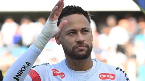 Neymar em ação pelo Santos contra o Fluminense – Foto: Jota Erre/AGIF
