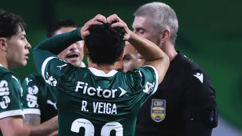 Veiga soma três gols em 2024 e ainda não tem previsão de voltar a campo