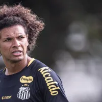 Santos toma decisão sobre saída de Willian Arão após polêmica e volante segue nos planos com grande importância