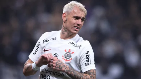 Grêmio ainda não desiste de Róger Guedes. Foto: Ettore Chiereguini/AGIF