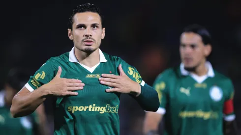 Raphael Veiga, virou referência no meio-campo do Palmeiras e domina os números em 2025