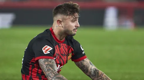 Lateral estava na mira – Foto: Rafa Babot/Getty Images.