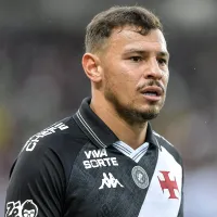 Hugo Moura, atualmente no Vasco, está perto de recorde de jogos na carreira nesta temporada