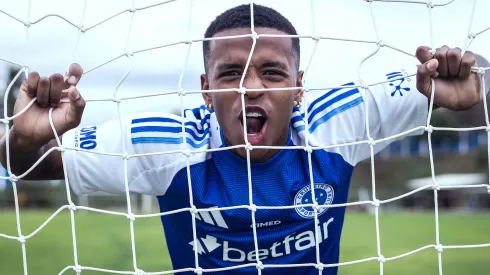 Arroyo, novo reforço do Cruzeiro em entrevista coletiva (Foto: Gustavo Aleixo/Cruzeiro)
