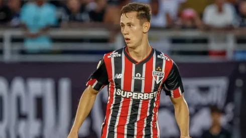 Patryck, lateral-esquerdo formado na base tricolor (Divulgação/X @SaoPauloFC)