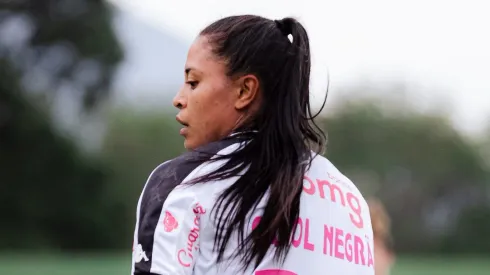 Carol renovou contrato com o Vasco em 2025 – Foto: Beatriz Palmieri/Vasco