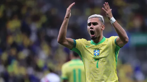 Andreas Pereira comemorando pela Seleção Brasileira contra o Peru – Foto: Ettore Chiereguini/AGIF