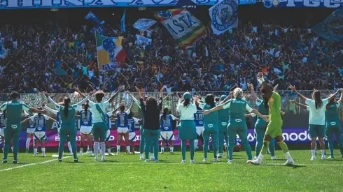 Cabulosas agradecendo presença da torcida. Foto: Gustavo Martins/Cruzeiro