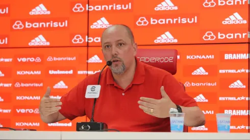 Alessandro Barcellos, presidente do Internacional em entrevista coletiva