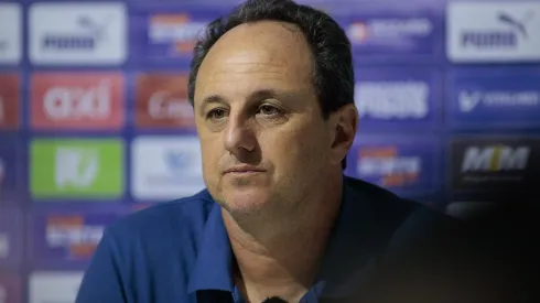 Treinador deu a sua opinião – Foto: Vinicius Silva/AGIF.