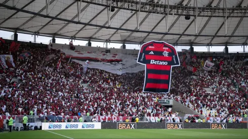 Torcida do Flamengo cutuca rivais cariocas que viraram SAFs