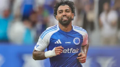 Gabigol em ação pelo Cruzeiro no Mineirão – Foto: Gilson Lobo/AGIF