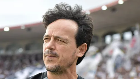 Fernando Diniz durante jogo em São Januário.