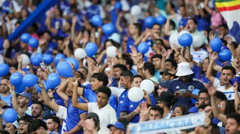 Torcida do Cruzeiro no Mineirão durante confronto diante do Santos – Foto: Gilson Lobo/AGIF
