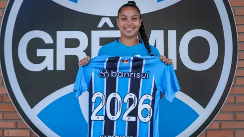 Grêmio renovou com atacante Giovaninha – Foto: Caroline Motta/Grêmio FBPA