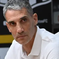 Santos corre contra o tempo e busca regularizar reforços para jogo contra o Atlético-MG