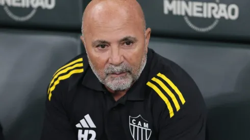 Treinador deu a sua opinião – Foto: Gilson Lobo/AGIF.