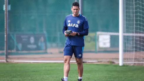 Técnico Cyro Leães. Foto: Caroline Motta/Grêmio FBPA