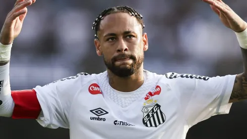 Neymar, meia-atacante do Santos em partida pelo campeonato brasileiro