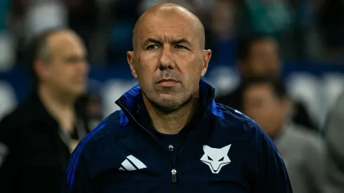 Leonardo Jardim tecnico do Cruzeiro durante partida contra o Sao Paulo no estadio Mineirao pelo campeonato Brasileiro A 2025. Foto: Fernando Moreno/AGIF