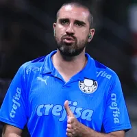 Mesmo com goleada, João Martins se irrita com gritos de olé da torcida do Palmeiras