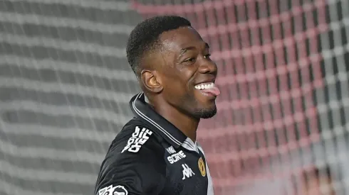 Carlos Cuesta, zagueiro do Vasco