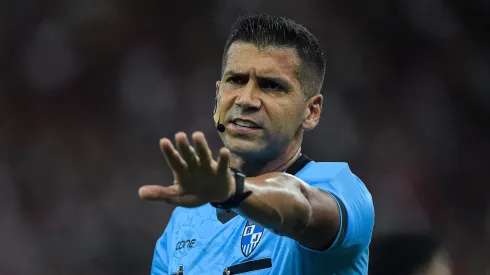 Bruno Arleu de Araújo apitou Atlético-MG x Santos.