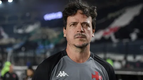 Fernando Diniz durante partida contra o Botafogo pela Copa do Brasil – Foto: Thiago Ribeiro/AGIF