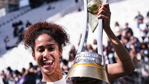 Campeã do Brasileirão 2025. Foto: reprodução/Instagram/@gi.fernandes