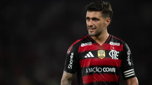 Arrascaeta em campo com a camisa do Flamengo – Foto: Jorge Rodrigues/AGIF