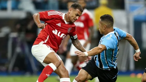 Alan Patrick durante Grêmio x Internacional pelo Campeonato Brasileiro 2025 – (Photo by Pedro H. Tesch/Getty Images)