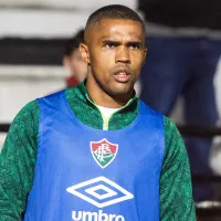 Douglas Costa aceita voltar ao futebol brasileiro e ex-Grêmio e Fluminense está livre no mercado