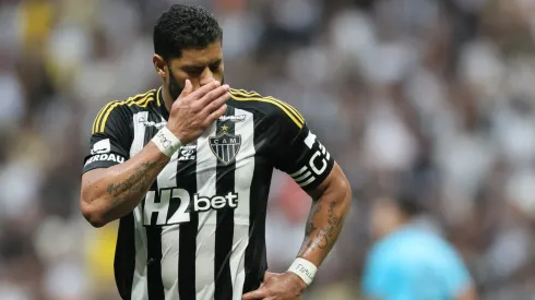 Hulk jogador do Atlético-MG lamenta durante partida contra o Santos – Foto: Gilson Lobo/AGIF